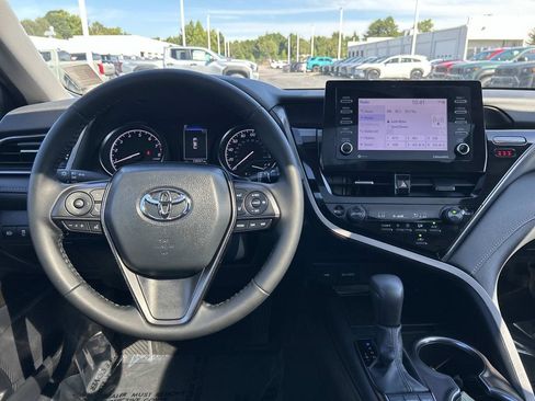 Used 2024 Toyota Camry SE w/ Convenience Package FWD image 17