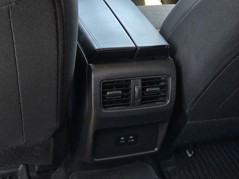Used 2023 Nissan Rogue SV AWD/4WD image 37