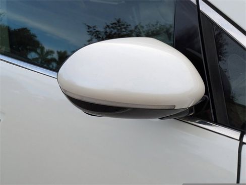 Used 2017 Honda Odyssey Touring Elite image 11