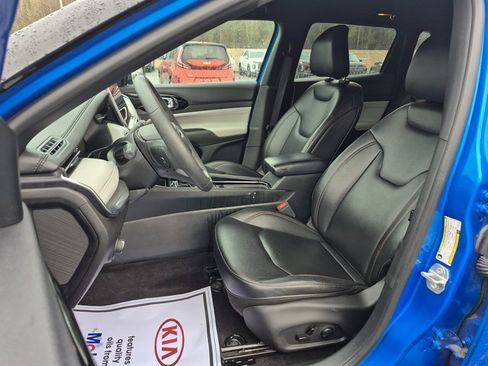 Used 2024 Jeep Compass Limited image 8