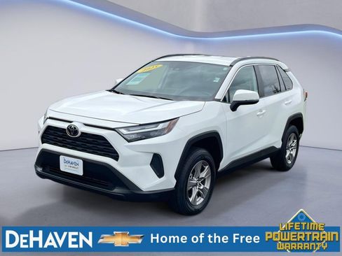 Used 2025 Toyota RAV4 XLE AWD/4WD image 2