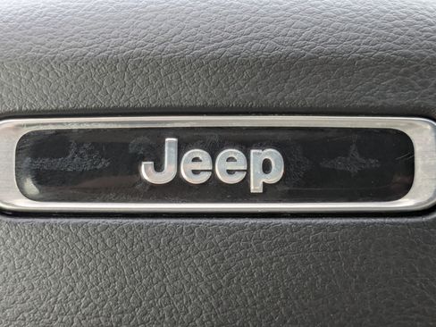 Used 2023 Jeep Compass Latitude AWD/4WD image 30