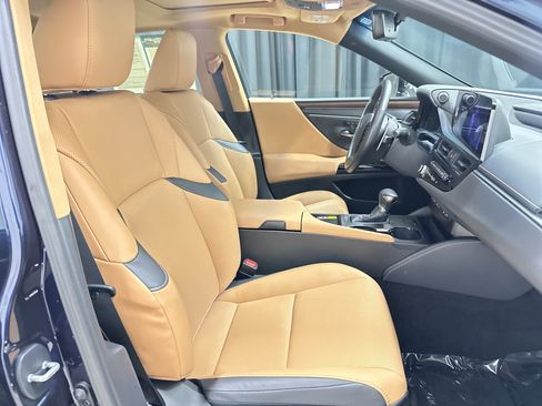 Certified 2025 Lexus ES 350 w/ Premium Package FWD image 33