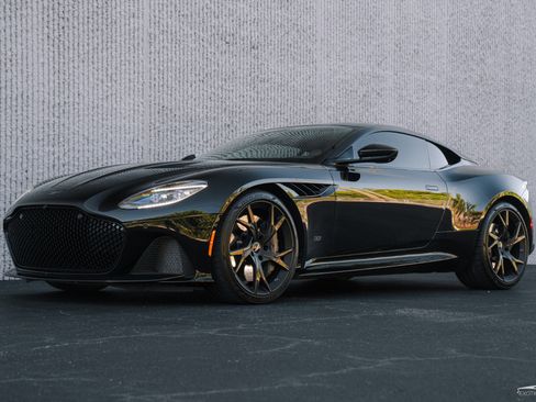 Used 2019 Aston Martin DBS Superleggera RWD image 27