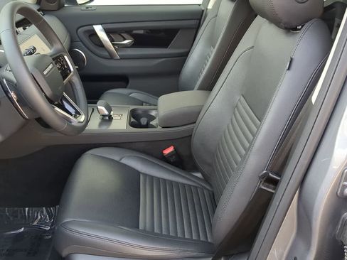 Used 2025 Land Rover Discovery Sport S image 17