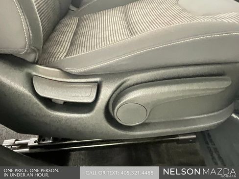 Used 2017 Kia Niro FE FWD image 29
