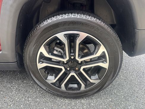 Used 2022 Jeep Compass Limited image 11