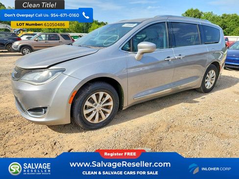 Used 2017 Chrysler Pacifica Touring-L Plus FWD image 1