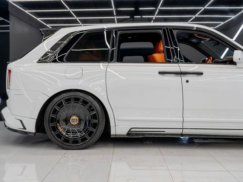 Used 2024 Rolls-Royce Cullinan AWD/4WD image 10