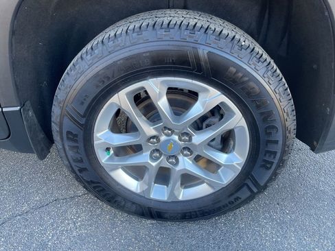 Used 2021 Chevrolet Traverse LT image 5