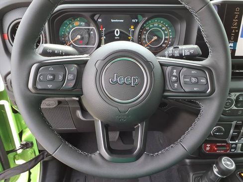 New 2026 Jeep Wrangler Unlimited Rubicon AWD/4WD image 23
