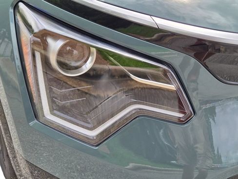 New 2026 Kia Niro Wind FWD image 4
