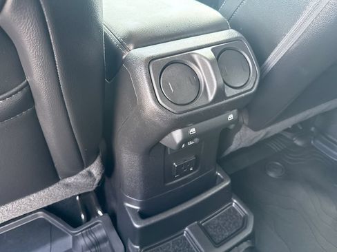 Used 2020 Jeep Wrangler Unlimited Sahara AWD/4WD image 12