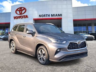 Used 2023 Toyota Highlander XLE