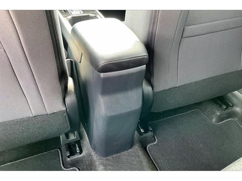 Used 2025 Nissan Kicks SV image 28