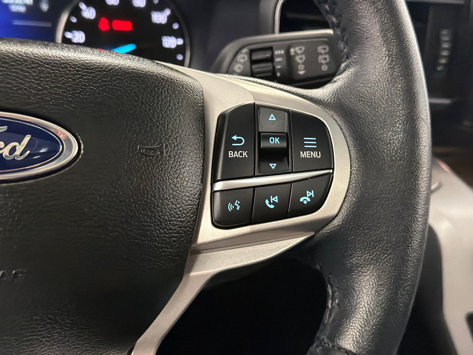 Used 2023 Ford Explorer XLT w/ Equipment Group 202A AWD/4WD image 22