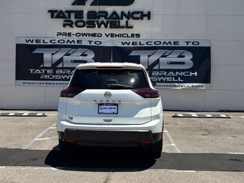Used 2024 Nissan Rogue S FWD image 8