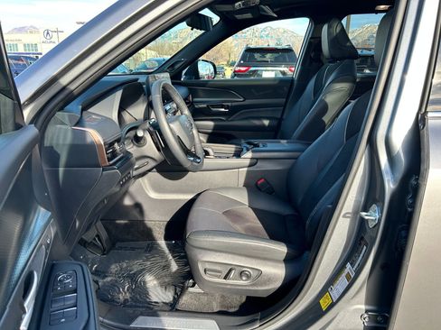 Used 2025 Toyota Grand Highlander Hybrid MAX Platinum image 11