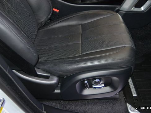 Used 2016 Land Rover Range Rover HSE image 18