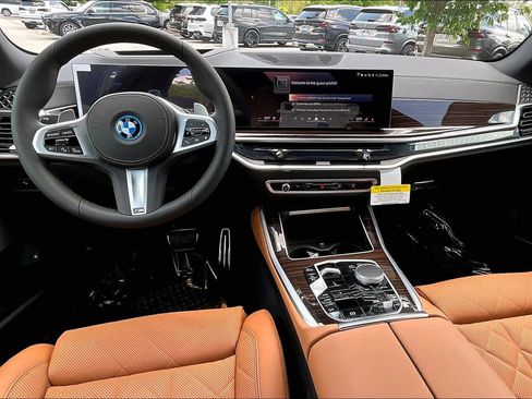 New 2026 BMW X5 xDrive50e w/ M Sport Package AWD/4WD image 5