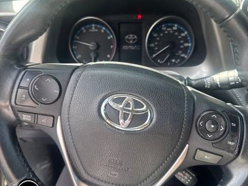 Used 2018 Toyota RAV4 XLE w/ Plus Extra Value Package FWD image 10