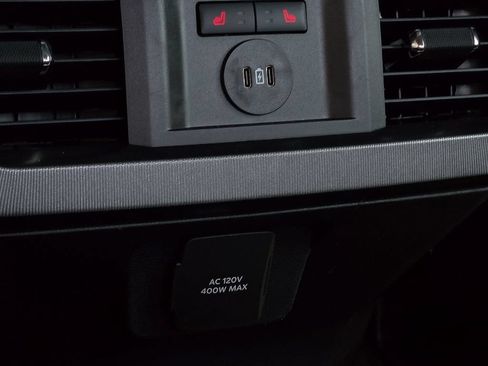 Used 2025 Ford F250 Platinum AWD/4WD image 9