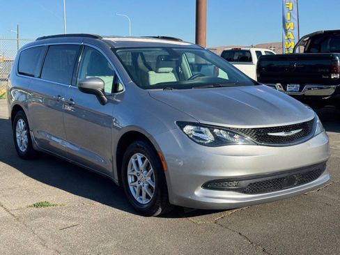 Used 2021 Chrysler Voyager Lxi image 10
