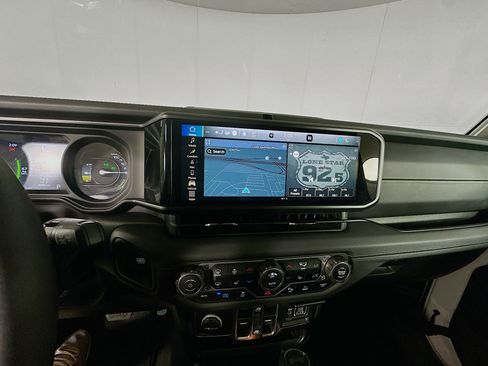 Used 2024 Jeep Wrangler Sahara w/ Technology Group image 22