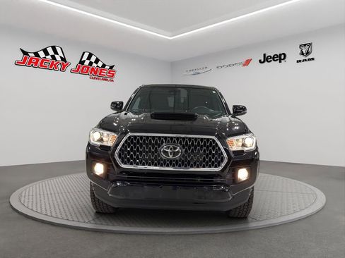 Used 2019 Toyota Tacoma TRD Sport w/ Technology Package image 13