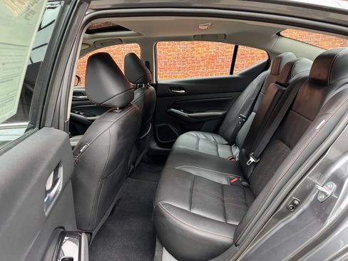 Used 2024 Nissan Altima 2.5 SR w/ SR Premium Package FWD image 23
