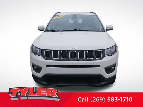Used 2018 Jeep Compass Latitude w/ Cold Weather Group image 2