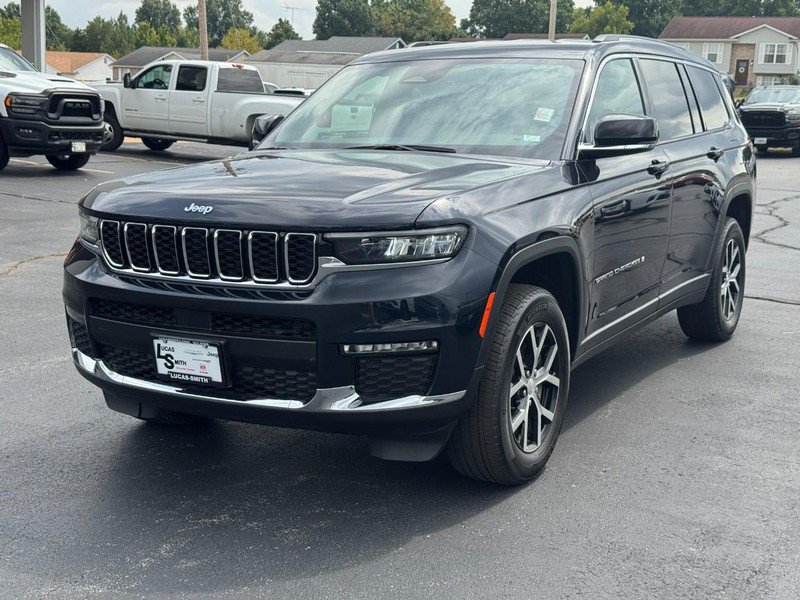 Used 2023 Jeep Grand Cherokee L Limited AWD/4WD image 9