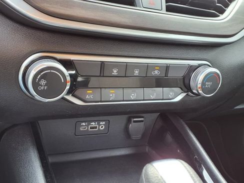 Used 2024 Nissan Altima 2.5 SV FWD image 7