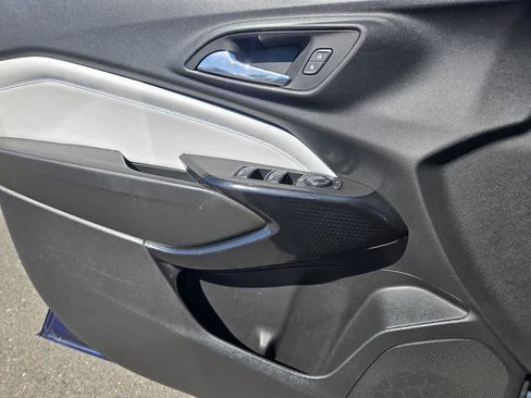 Used 2024 Chevrolet Trax LT FWD image 19
