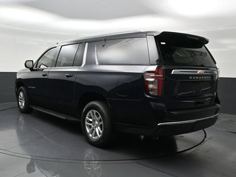 Used 2024 Chevrolet Suburban LS RWD image 3