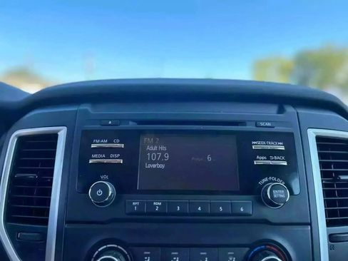 Used 2017 Nissan Titan S image 16