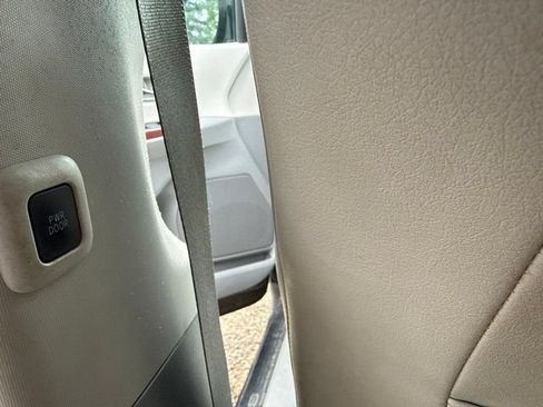 Used 2013 Toyota Sienna XLE FWD image 17