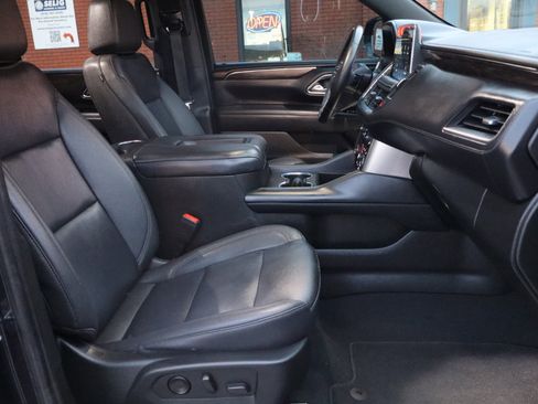 Used 2023 Chevrolet Suburban Z71 image 26