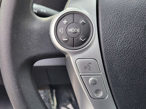 Used 2016 Toyota Prius C Two image 21