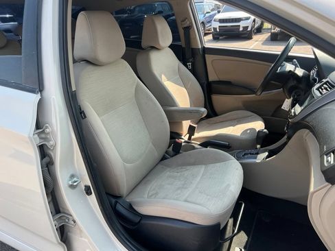 Used 2016 Hyundai Accent SE FWD image 16