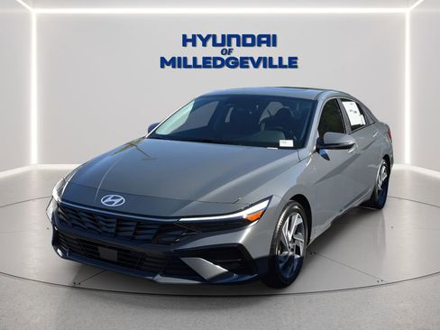 New 2026 Hyundai Elantra Limited FWD image 1