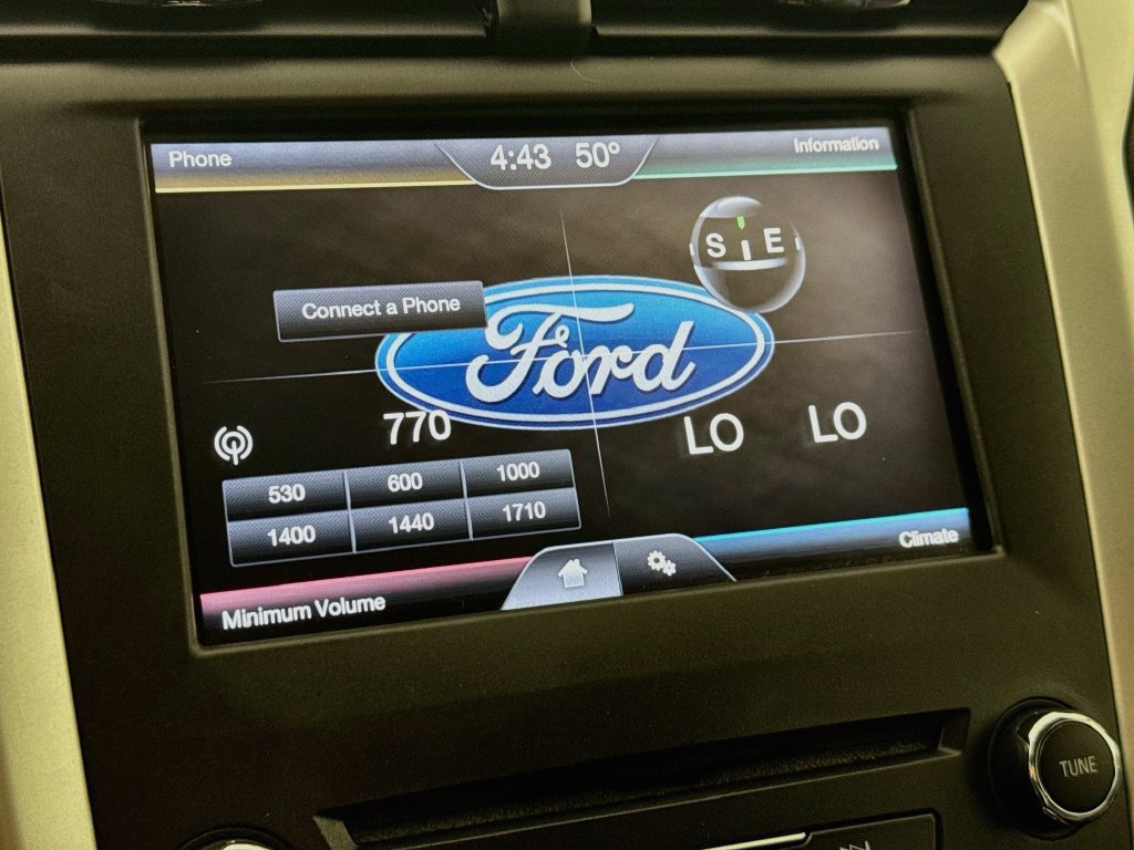 Used 2016 Ford Fusion SE FWD image 16