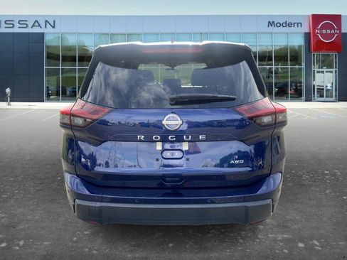 Certified 2025 Nissan Rogue SV AWD/4WD image 6