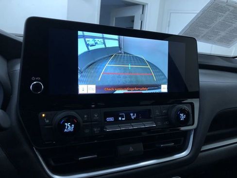 Certified 2025 Toyota Grand Highlander AWD image 27