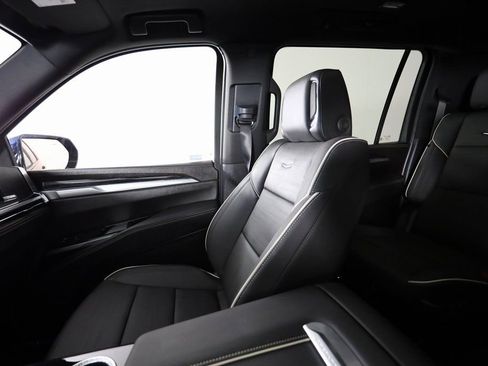 Used 2025 Cadillac Escalade ESV Sport w/ Touring Package image 51