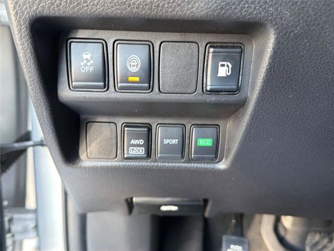 Used 2020 Nissan Rogue S w/ Special Edition Package image 15