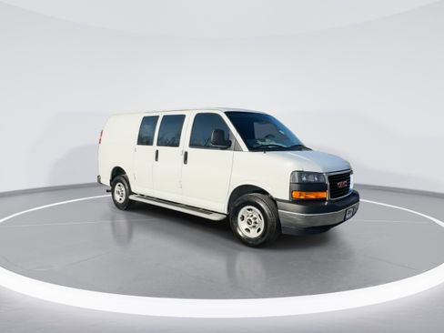 Used 2024 GMC Savana 2500 w/ Driver Convenience Package image 2