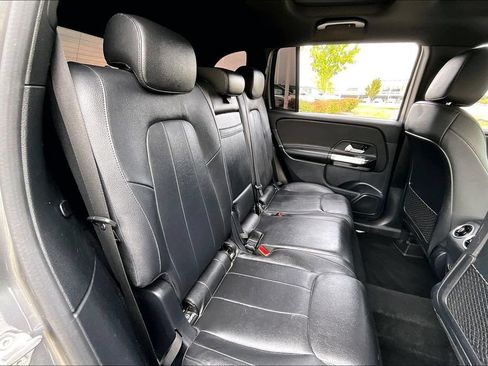 Used 2022 Mercedes-Benz GLB 250 w/ Premium Package Lite image 29