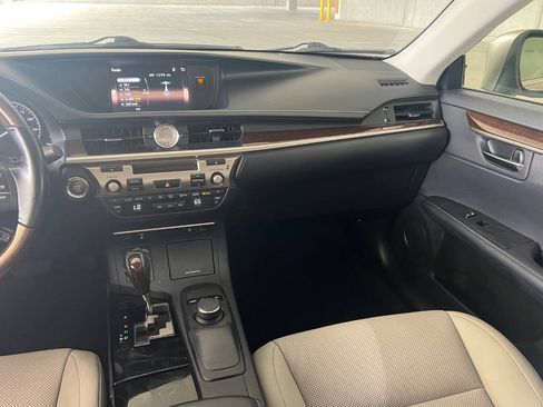 Used 2015 Lexus ES 350 w/ Premium Package FWD image 10