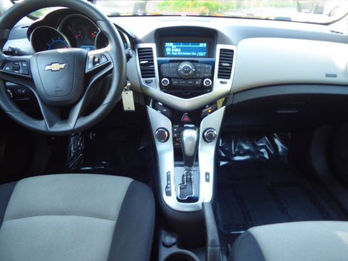 Used 2016 Chevrolet Cruze LS image 13